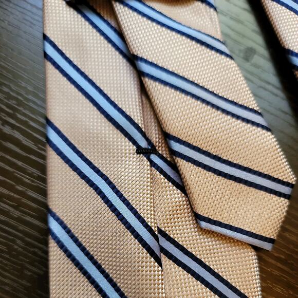 JOS. A. BANK Traveler Men's 100% Silk Necktie Designer Striped Blue/Tan EUC - Picture 5 of 7